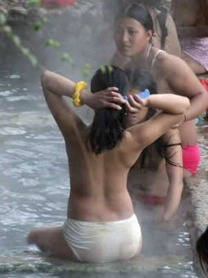 温泉盗撮画像流出　主婦　裸 