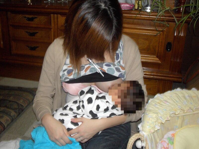画像 授乳中に見える産後若妻の巨乳化した血管おっぱいwwww エロ画像ちゃぼらんぷ