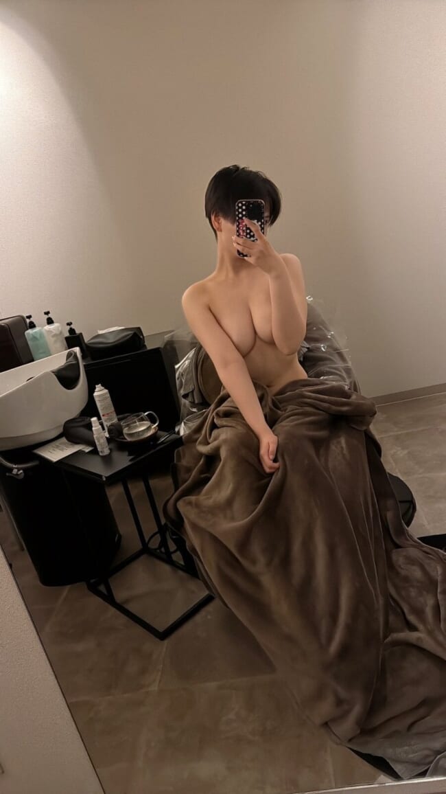 ボーイッシュ_橋本環奈巨乳エロ画像